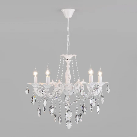 Классическая подвесная люстра Eurosvet 10108/5 белый/прозрачный хрусталь Strotskis